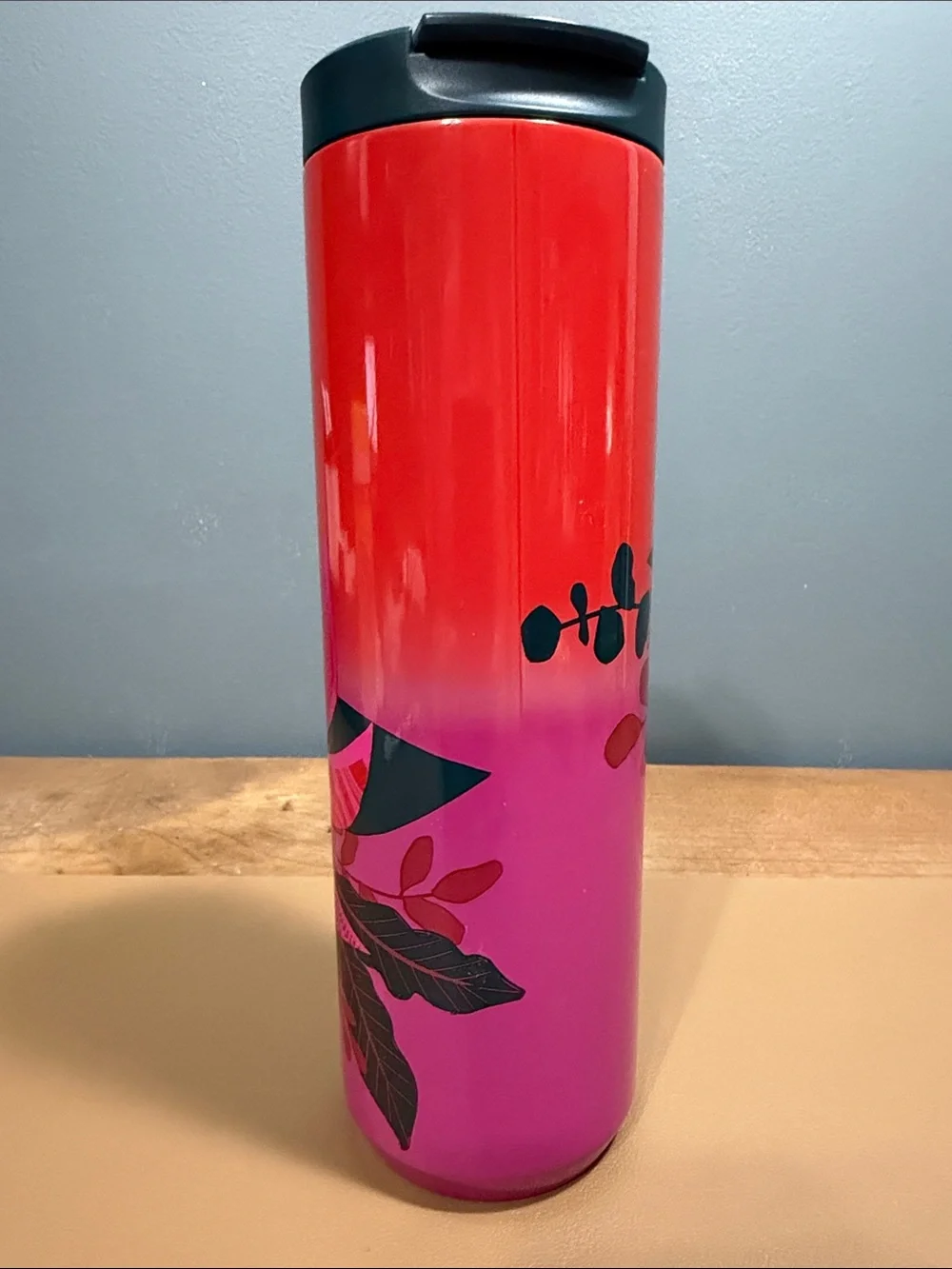 Starbucks 16 oz poinsettia limited edition holiday tumbler removable lid